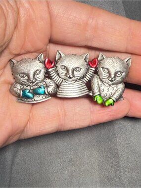 JJ Cat Brooch Vintage Three Cats Heart Sweater Silver Tone 2.25"